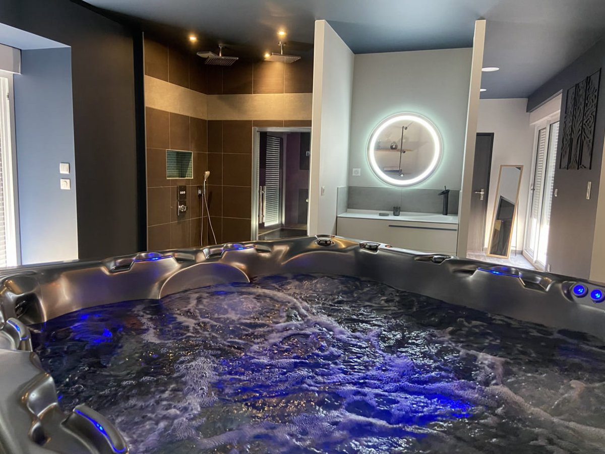 CASALOVA - Love’nSpa - weekend en amoureux, love rooms avec spa ou jacuzzi privatifCASALOVA