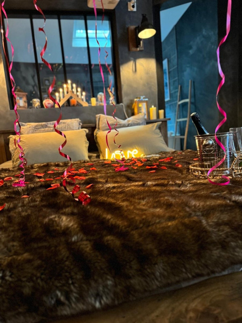 Chalet Romantique Spa & Ciné Privé - Love’nSpa - weekend en amoureux, love rooms avec spa ou jacuzzi privatif3 de Chalet Romantique Spa & Ciné Privé