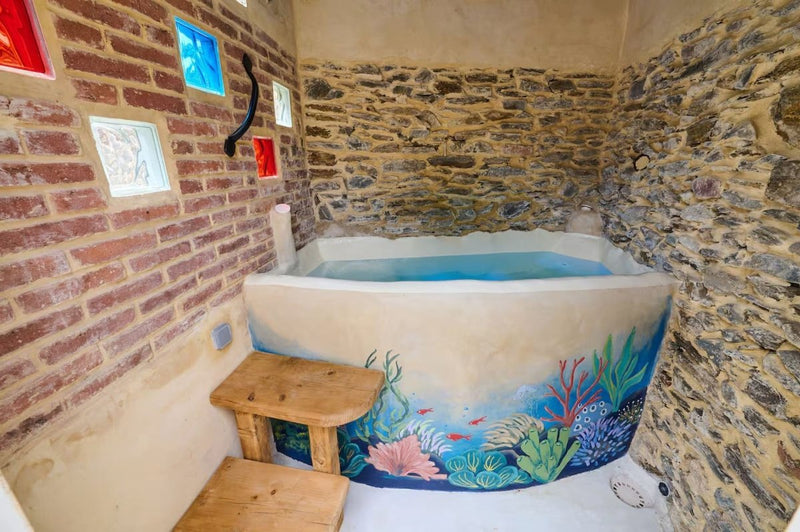 Chambre Fauve - Love’nSpa - weekend en amoureux, love rooms avec spa ou jacuzzi privatif1 de Chambre Fauve
