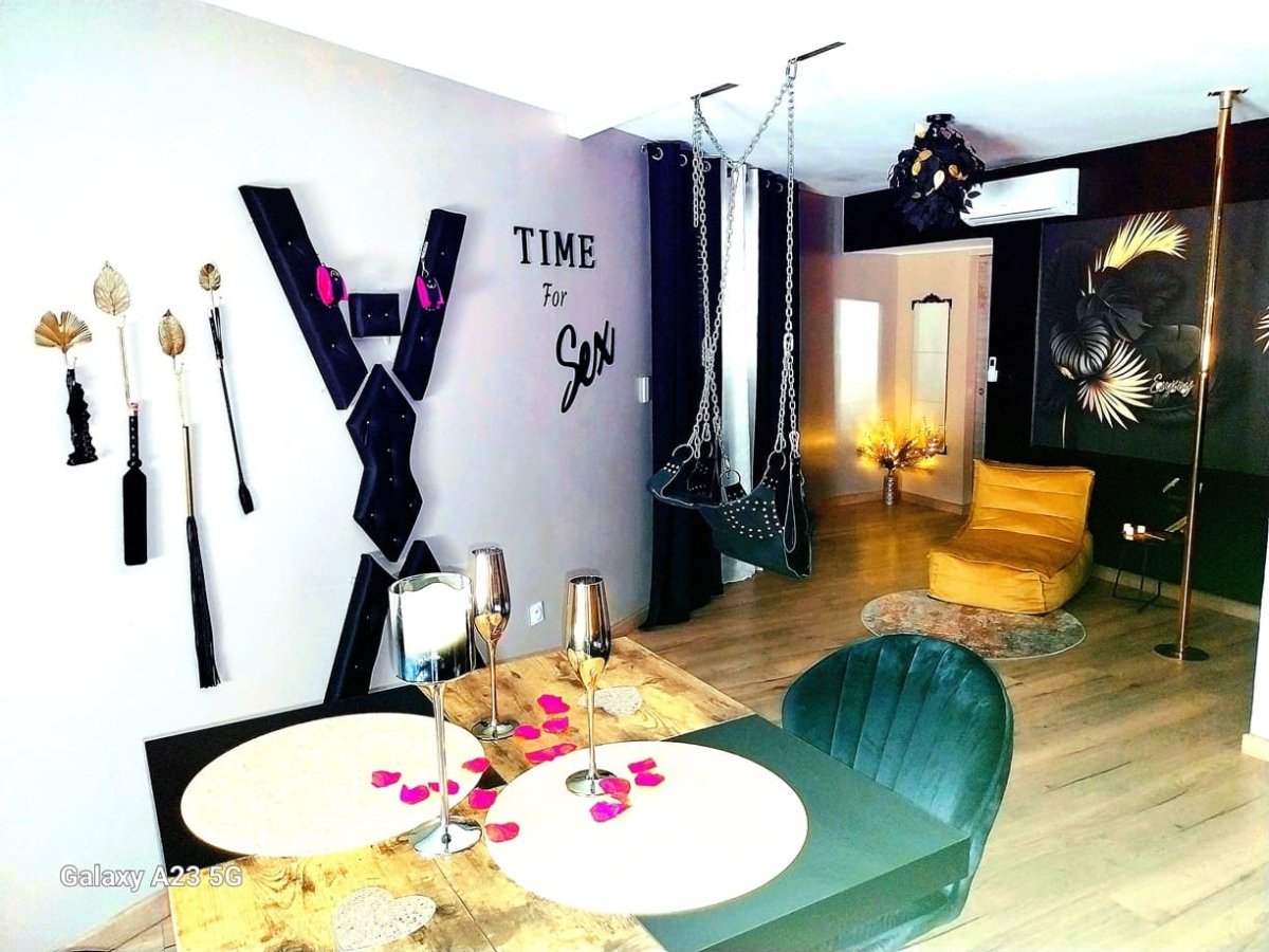 Enjoy Loveroom - Love’nSpa - weekend en amoureux, love rooms avec spa ou jacuzzi privatifEnjoy Loveroom