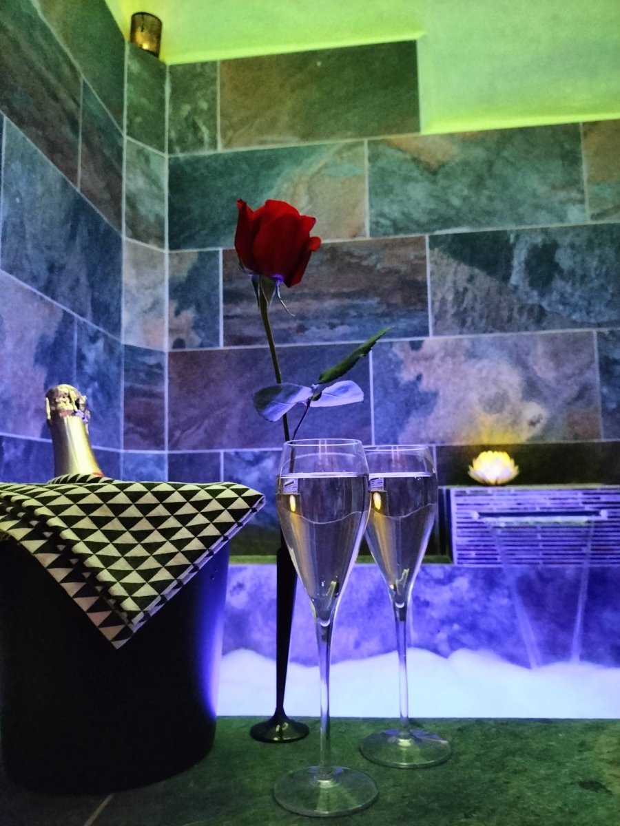 La Fontaine d'Essens - Love’nSpa - weekend en amoureux, love rooms avec spa ou jacuzzi privatif10 de La Fontaine d'Essens