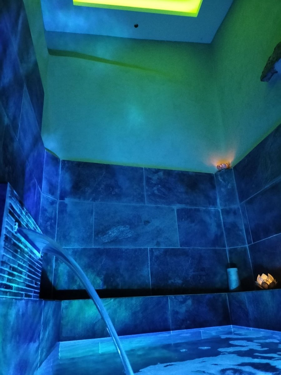 La Fontaine d'Essens - Love’nSpa - weekend en amoureux, love rooms avec spa ou jacuzzi privatif20 de La Fontaine d'Essens