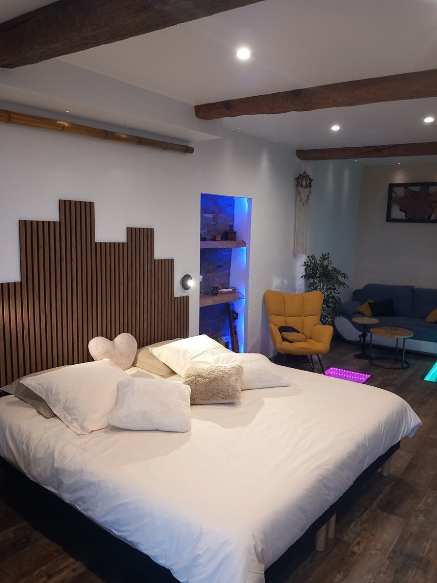 La Fontaine d'Essens - Love’nSpa - weekend en amoureux, love rooms avec spa ou jacuzzi privatif5 de La Fontaine d'Essens