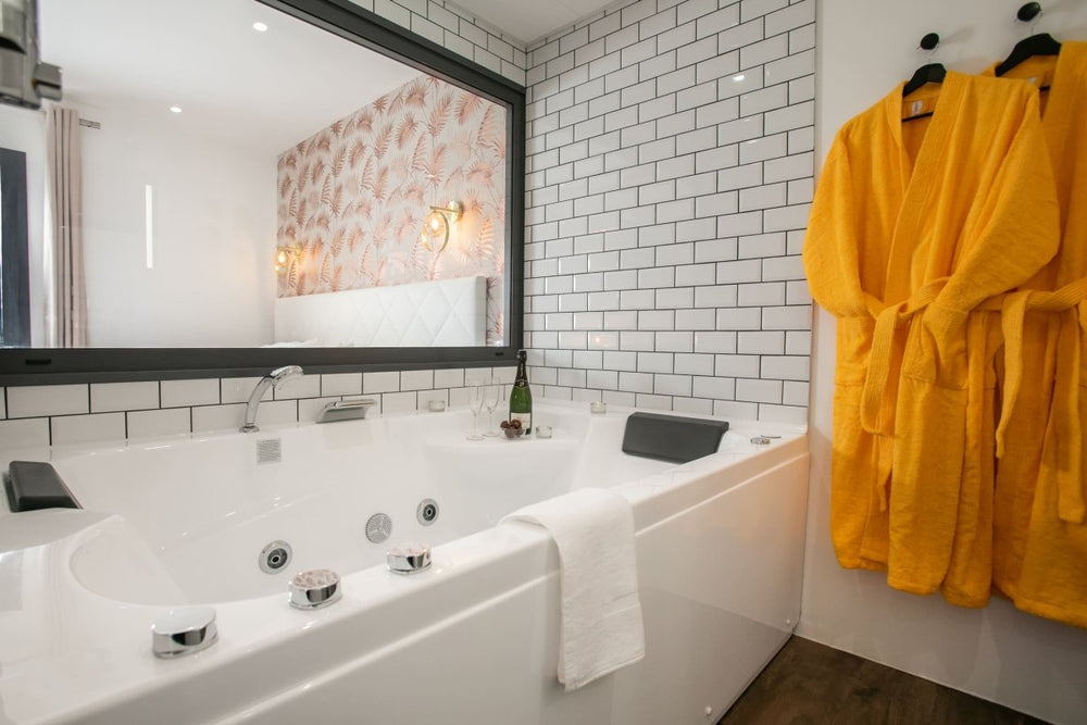 Le Chic & Balnéo - Love’nSpa - weekend en amoureux, love rooms avec spa ou jacuzzi privatif8 de Le Chic & Balnéo