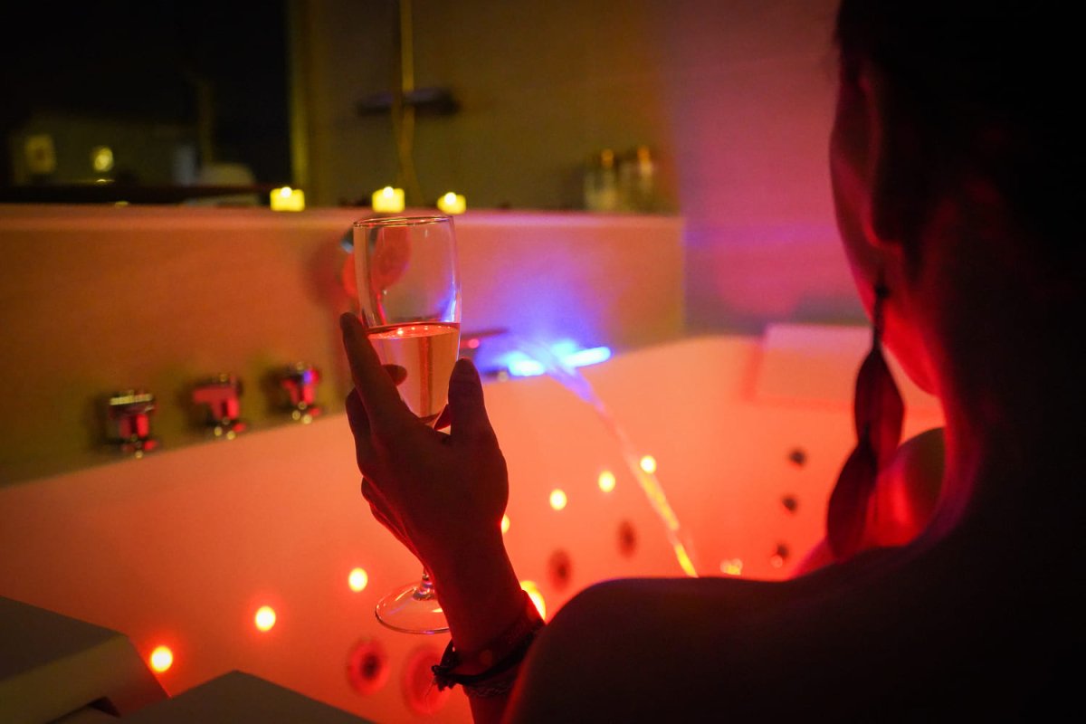 Plaisir secret - Love’nSpa - weekend en amoureux, love rooms avec spa ou jacuzzi privatifPlaisir secret