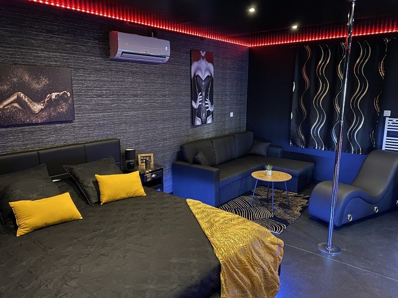 La chambre d'Aphrodite - Love’nSpa - weekend en amoureux, love rooms avec spa ou jacuzzi privatif6 de La chambre d'Aphrodite