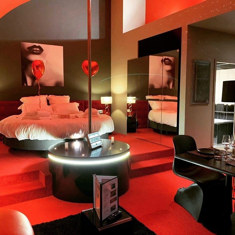 La Glamour - Love’nSpa - weekend en amoureux, love rooms avec spa ou jacuzzi privatif1 de La Glamour