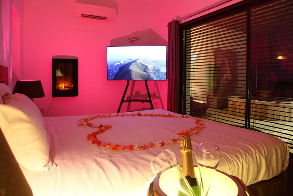 La Villa Margaux - Love’nSpa - weekend en amoureux, love rooms avec spa ou jacuzzi privatif1 de La Villa Margaux