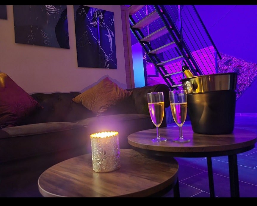 Les étonnants romantiques - Love’nSpa - weekend en amoureux, love rooms avec spa ou jacuzzi privatif4 de Les étonnants romantiques