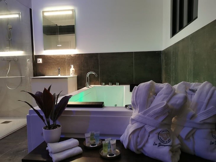 Les Sansonnets - Nid Douillet - Love’nSpa - weekend en amoureux, love rooms avec spa ou jacuzzi privatif1 de Les Sansonnets - Nid Douillet