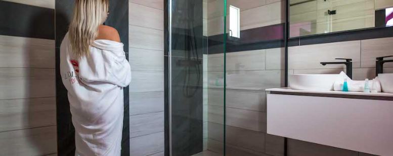 L'Olympe des Sens - APHRODITE • Déesse du désir - Love’nSpa - weekend en amoureux, love rooms avec spa ou jacuzzi privatif7 de L'Olympe des Sens - APHRODITE • Déesse du désir