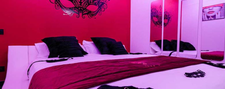 L'Olympe des Sens - APHRODITE • Déesse du désir - Love’nSpa - weekend en amoureux, love rooms avec spa ou jacuzzi privatif12 de L'Olympe des Sens - APHRODITE • Déesse du désir