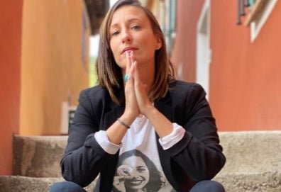 Connaissez-vous Belinda SANS TABOUS ? La Love Coach en ligne avec plus d' 1 millions de fans.