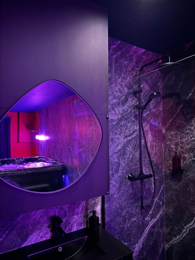 50 nuances de plaisir - Love’nSpa - weekend en amoureux, love rooms avec spa ou jacuzzi privatif