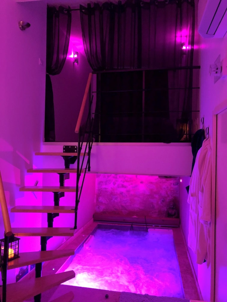 Loveroom Orgon - DREAMS LOVE - Love’nSpa - weekend en amoureux, love rooms avec spa ou jacuzzi privatif