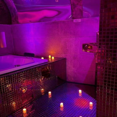 Private Room 28 - Love’nSpa - weekend en amoureux, love rooms avec spa ou jacuzzi privatif