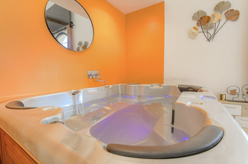 Abricotine - Love’nSpa - weekend en amoureux, love rooms avec spa ou jacuzzi privatif2 de Expérience Abricotine - Jacuzzi-Terrasse
