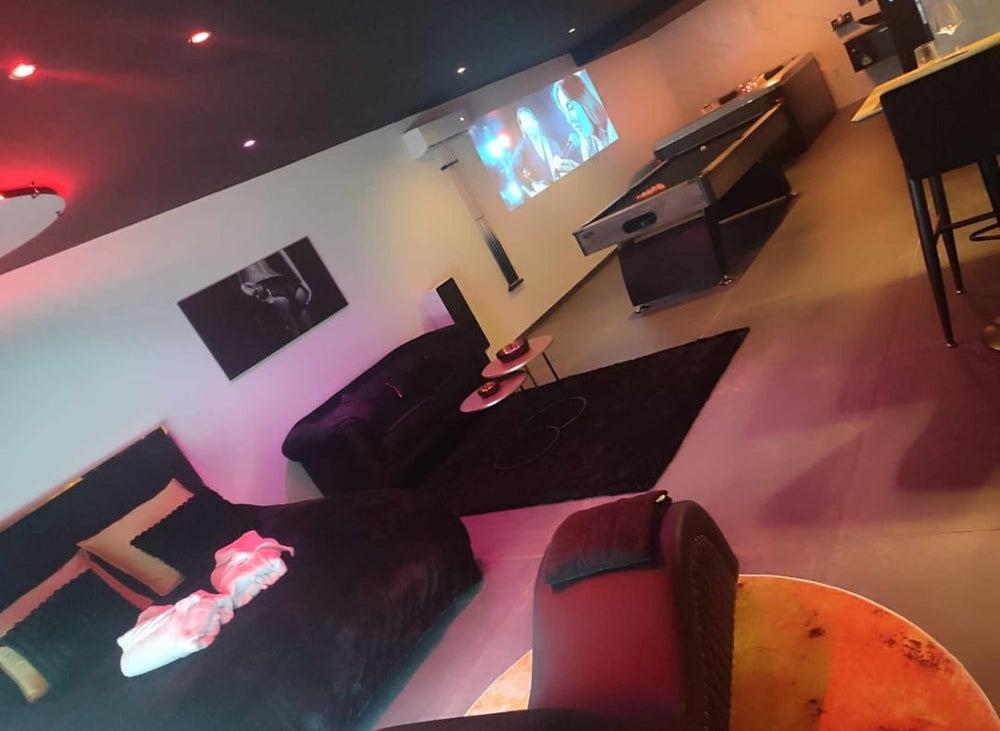 Avec Toi suites spa : LA SECRETE - Love’nSpa - weekend en amoureux, love rooms avec spa ou jacuzzi privatif9 de Avec Toi suites spa : LA SECRETE
