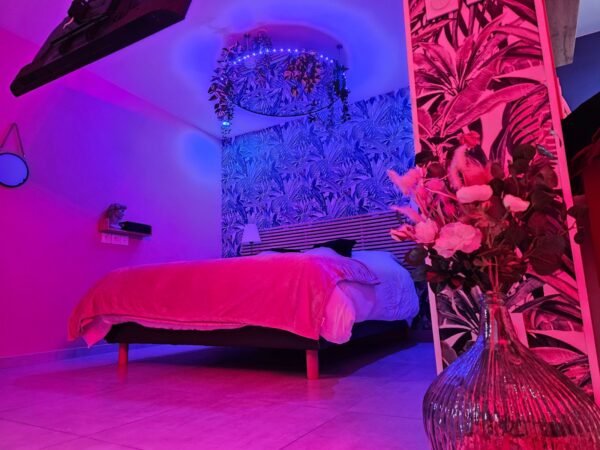 Bulles de plaisir - Love’nSpa - weekend en amoureux, love rooms avec spa ou jacuzzi privatif7 de Bulles de plaisir
