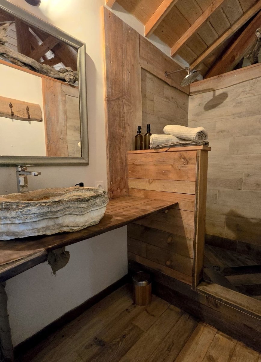 Cabane dans les arbres avec jacuzzi privatif - Aristoloche - Love’nSpa - weekend en amoureux, love rooms avec spa ou jacuzzi privatif13 de Cabane dans les arbres avec jacuzzi privatif - Aristoloche
