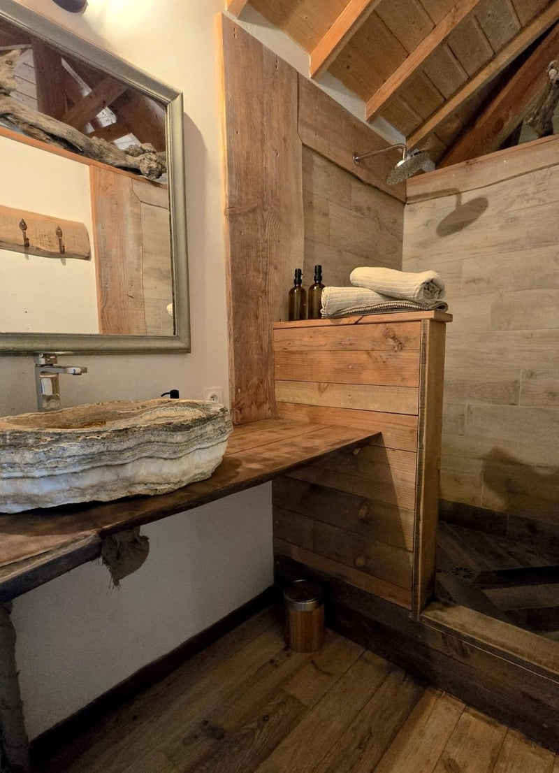Cabane dans les arbres avec jacuzzi privatif - Aristoloche - Love’nSpa - weekend en amoureux, love rooms avec spa ou jacuzzi privatif