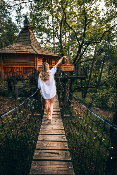 Cabane dans les arbres avec jacuzzi privatif - Aristoloche - Love’nSpa - weekend en amoureux, love rooms avec spa ou jacuzzi privatif