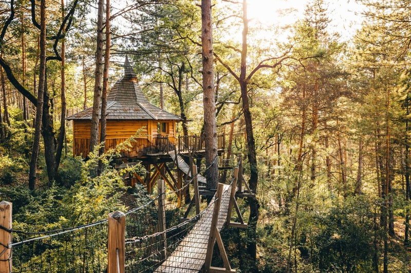 Cabane dans les arbres avec jacuzzi privatif - Aristoloche - Love’nSpa - weekend en amoureux, love rooms avec spa ou jacuzzi privatif