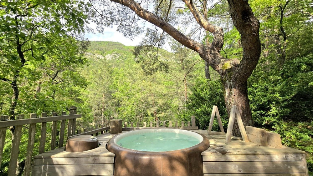 Cabane dans les arbres avec jacuzzi privatif - Aristoloche - Love’nSpa - weekend en amoureux, love rooms avec spa ou jacuzzi privatif3 de Cabane dans les arbres avec jacuzzi privatif - Aristoloche
