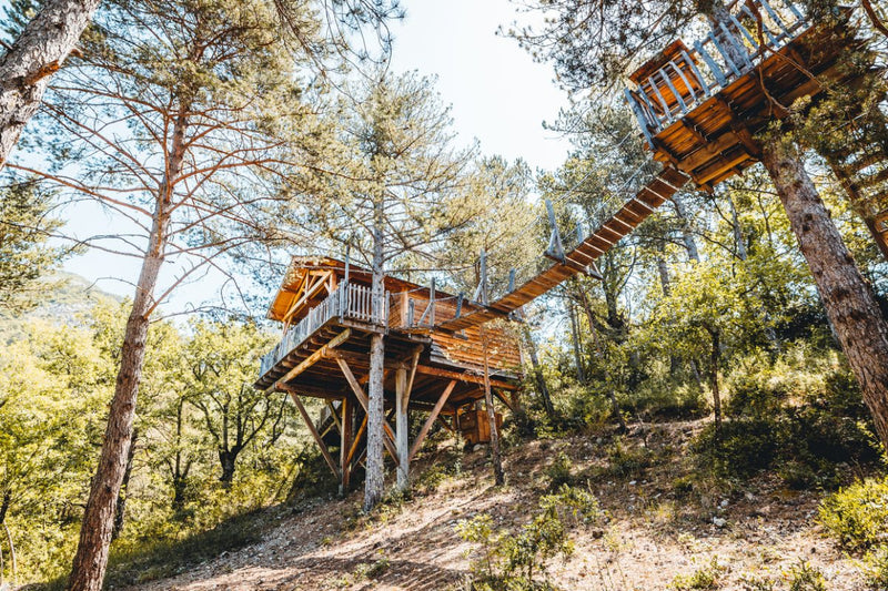 Cabane dans les arbres avec jacuzzi privatif - Aristoloche - Love’nSpa - weekend en amoureux, love rooms avec spa ou jacuzzi privatif