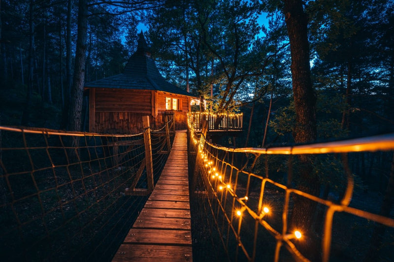 Cabane dans les arbres avec jacuzzi privatif - Aristoloche - Love’nSpa - weekend en amoureux, love rooms avec spa ou jacuzzi privatif