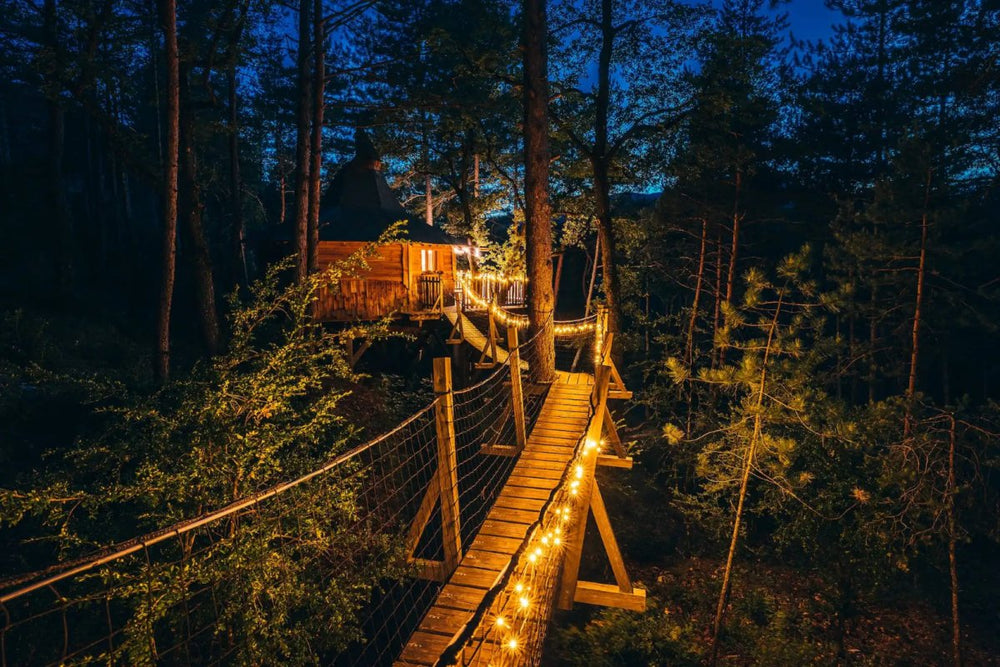 Cabane dans les arbres avec jacuzzi privatif - Aristoloche - Love’nSpa - weekend en amoureux, love rooms avec spa ou jacuzzi privatif3 de Cabane dans les arbres avec jacuzzi privatif - Aristoloche
