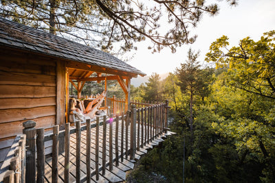 Cabane dans les arbres avec jacuzzi privatif - Bois d'Arambe - Love’nSpa - weekend en amoureux, love rooms avec spa ou jacuzzi privatif