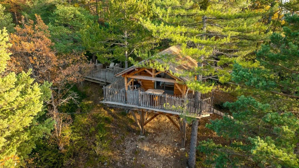 Cabane dans les arbres avec jacuzzi privatif - Bois d'Arambe - Love’nSpa - weekend en amoureux, love rooms avec spa ou jacuzzi privatif23 de Cabane dans les arbres avec jacuzzi privatif - Bois d'Arambe
