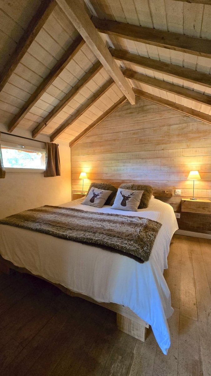 Cabane dans les arbres avec jacuzzi privatif - Épine Vinette - Love’nSpa - weekend en amoureux, love rooms avec spa ou jacuzzi privatif