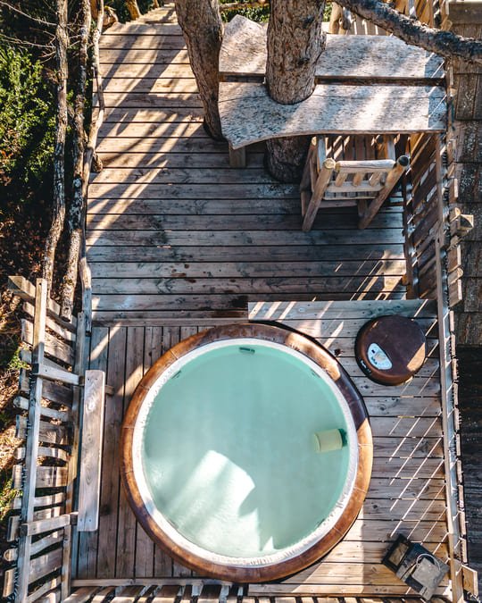 Cabane dans les arbres avec jacuzzi privatif - Épine Vinette - Love’nSpa - weekend en amoureux, love rooms avec spa ou jacuzzi privatif1 de Cabane dans les arbres avec jacuzzi privatif - Épine Vinette
