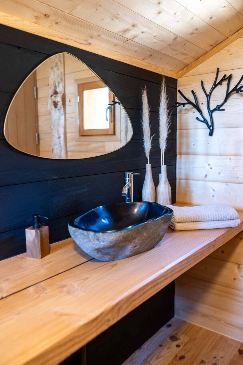Cabane dans les arbres avec jacuzzi privatif - Petite Buëch - Love’nSpa - weekend en amoureux, love rooms avec spa ou jacuzzi privatif15 de Cabane dans les arbres avec jacuzzi privatif - Petite Buëch
