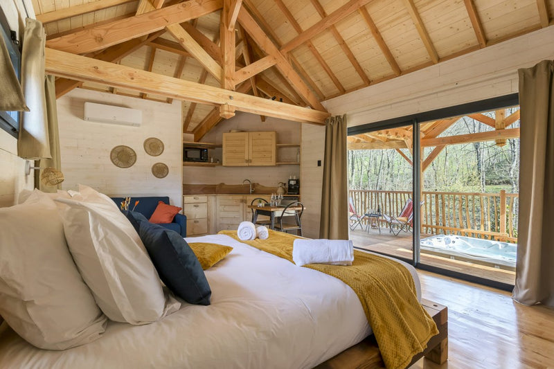 Cabanes Suspendues - Love’nSpa - weekend en amoureux, love rooms avec spa ou jacuzzi privatif