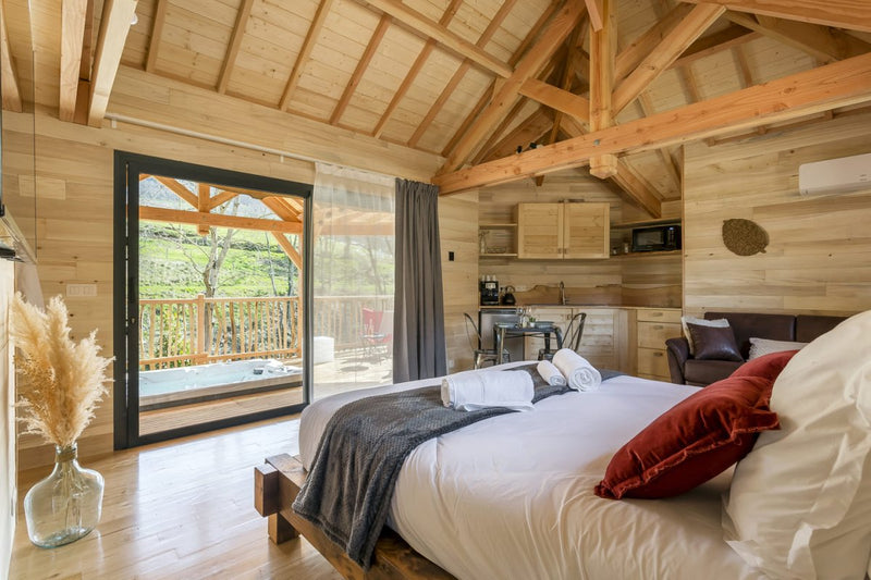 Cabanes Suspendues - Love’nSpa - weekend en amoureux, love rooms avec spa ou jacuzzi privatif