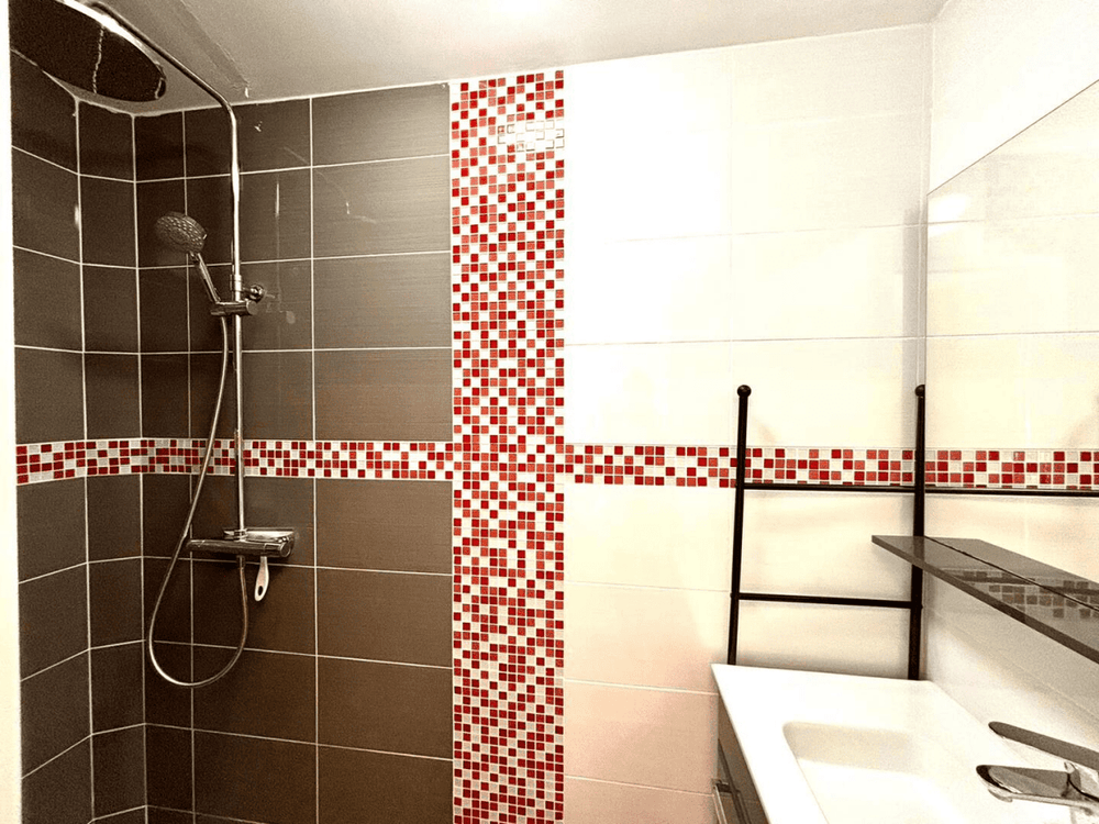 Chambre Fauve - Love’nSpa - weekend en amoureux, love rooms avec spa ou jacuzzi privatif5 de Chambre Fauve
