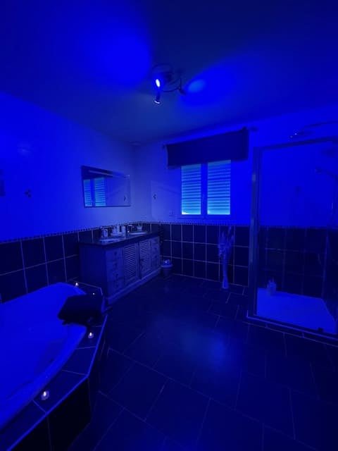Charme & Sens - Love’nSpa - weekend en amoureux, love rooms avec spa ou jacuzzi privatif
