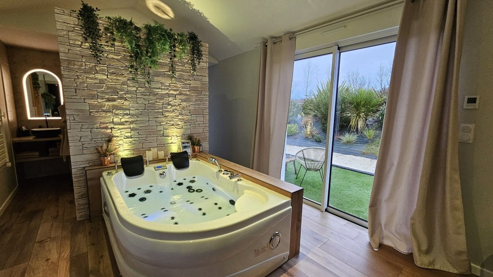 Cjour 85 - L'essentiel Love 85 - Love’nSpa - weekend en amoureux, love rooms avec spa ou jacuzzi privatif1 de Cjour 85 - L'essentiel Love 85
