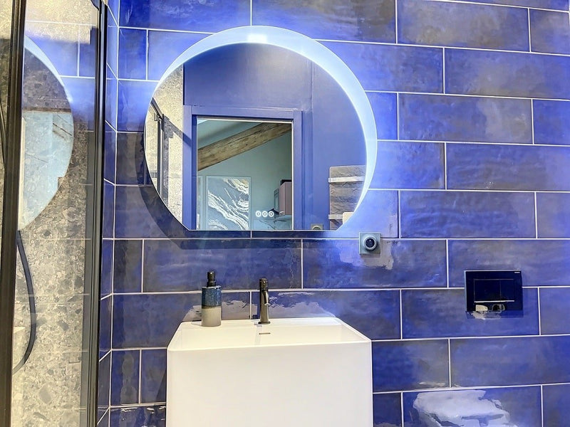 Cocon Blanc câlin - Jacuzzi privatif - Love Room - Love’nSpa - weekend en amoureux, love rooms avec spa ou jacuzzi privatif1 de Cocon Blanc câlin - Jacuzzi privatif- Love Room
