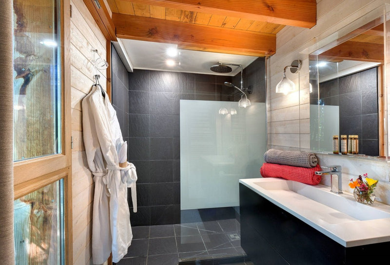 CYPRES SI HAUT - Love’nSpa - weekend en amoureux, love rooms avec spa ou jacuzzi privatif
