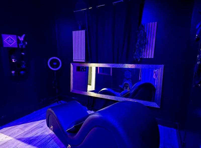 Dalikyda - La Tentation - Jacuzzi & Cinéma Privée - Love’nSpa - weekend en amoureux, love rooms avec spa ou jacuzzi privatif1 de Dalikyda - La Tentation - Jacuzzi & Cinéma Privée
