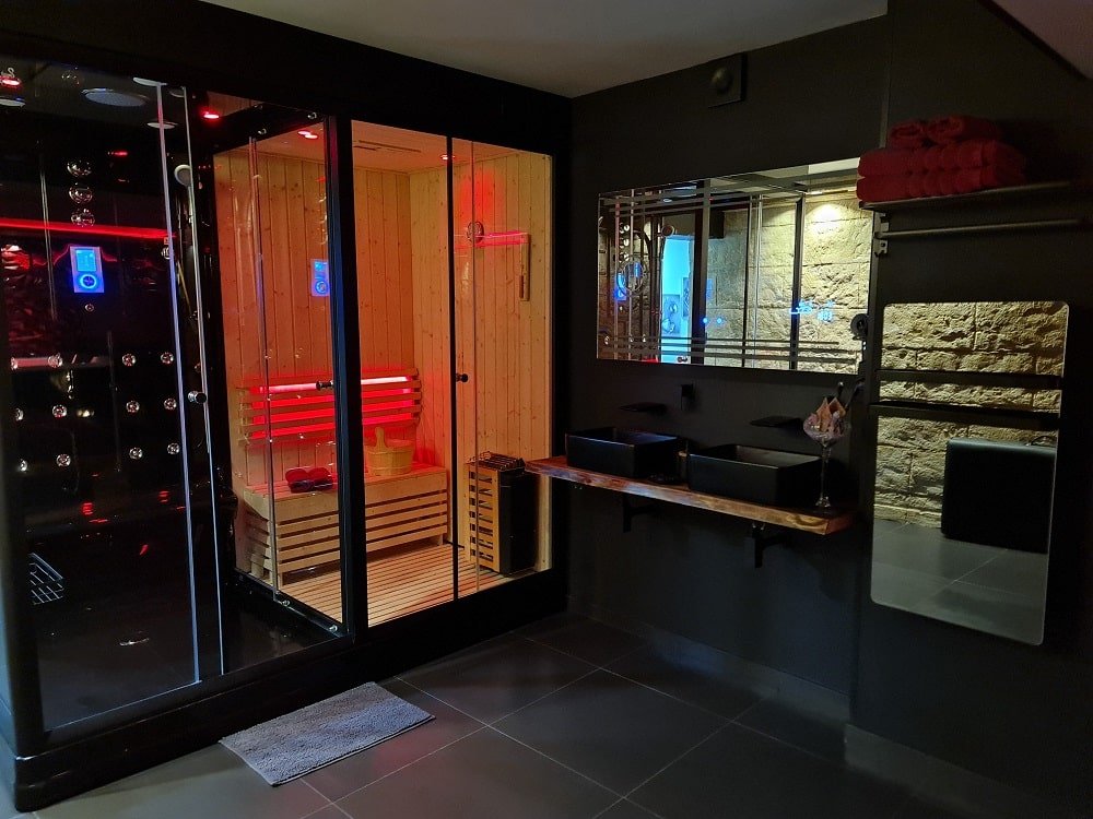 Des Chaînes Les Passions - Love’nSpa - weekend en amoureux, love rooms avec spa ou jacuzzi privatif2 de Des Chaînes Les Passions
