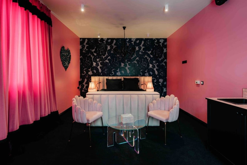 Designer Hotel - Chantal Thomas - Love’nSpa - weekend en amoureux, love rooms avec spa ou jacuzzi privatif1 de Designer Hotel - Chantal Thomas
