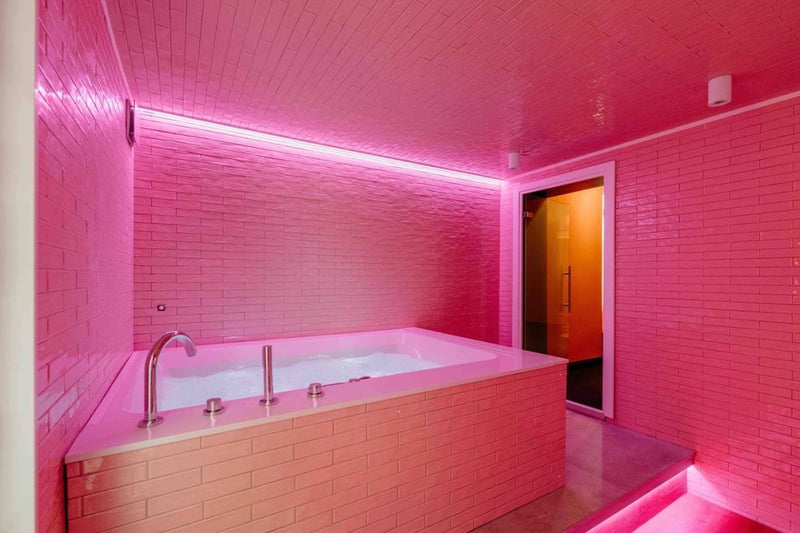 Designer Hotel - Chantal Thomas - Love’nSpa - weekend en amoureux, love rooms avec spa ou jacuzzi privatif1 de Designer Hotel - Chantal Thomas
