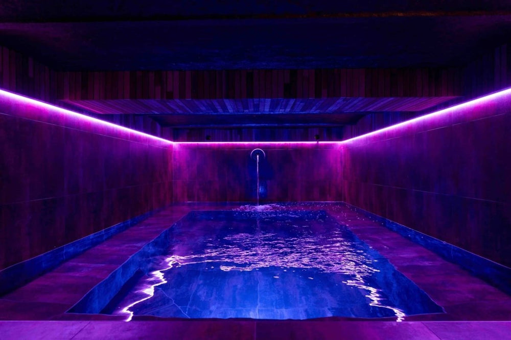 Designer Hotel - Chantal Thomas - Love’nSpa - weekend en amoureux, love rooms avec spa ou jacuzzi privatif13 de Designer Hotel - Chanel
