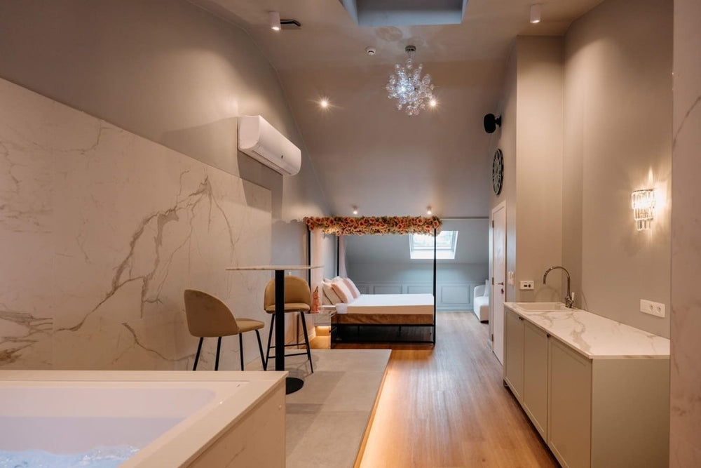 Designer Hotel - Suite Dior - Love’nSpa - weekend en amoureux, love rooms avec spa ou jacuzzi privatif1 de Designer Hotel - Suite Dior
