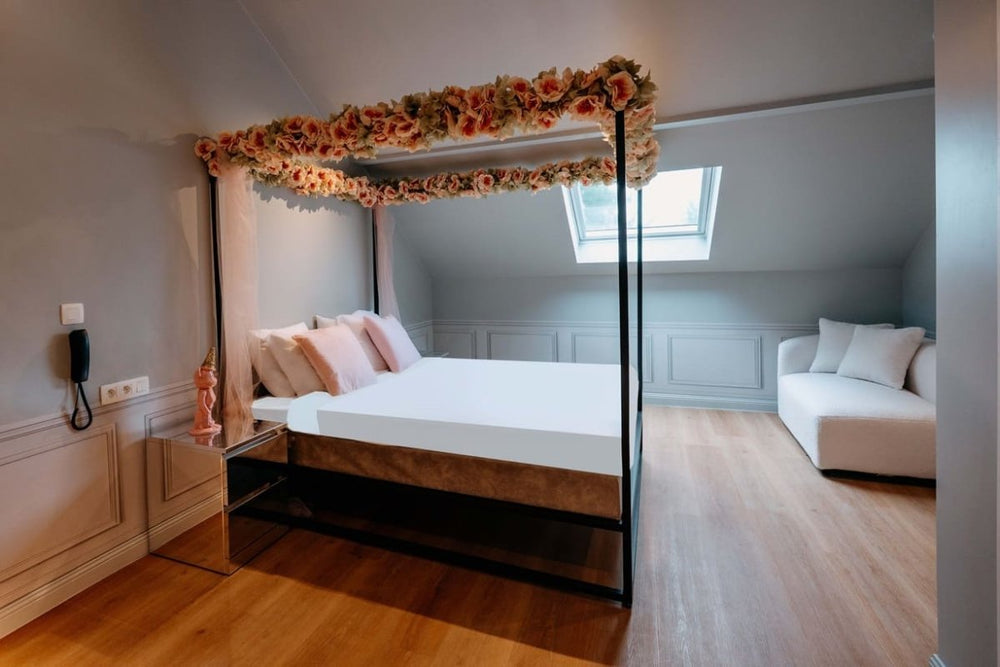 Designer Hotel - Suite Dior - Love’nSpa - weekend en amoureux, love rooms avec spa ou jacuzzi privatif6 de Designer Hotel - Suite Dior
